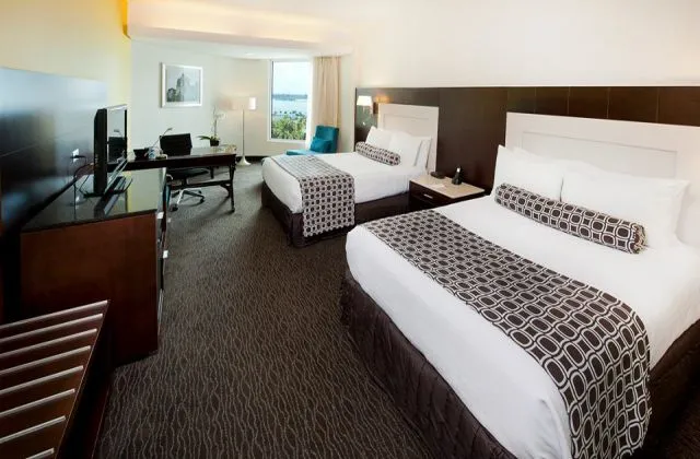 Hotel Crowne Plaza Santo Domingo room 2 larges beds